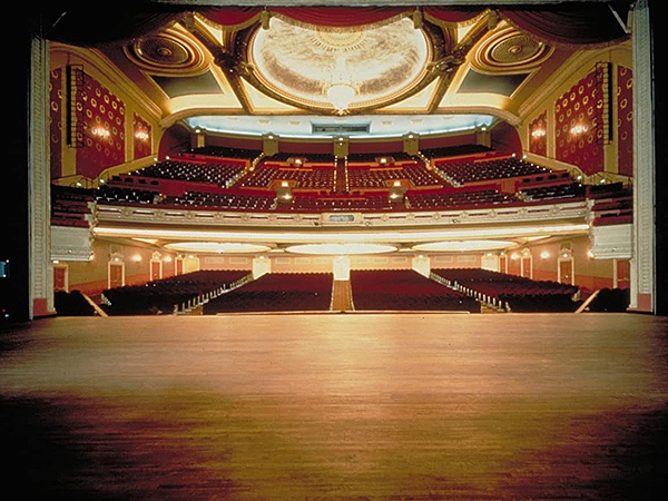 Shen Yun In Minneapolis - December 3–4, 2021 At Orpheum Theatre (Nederlands)