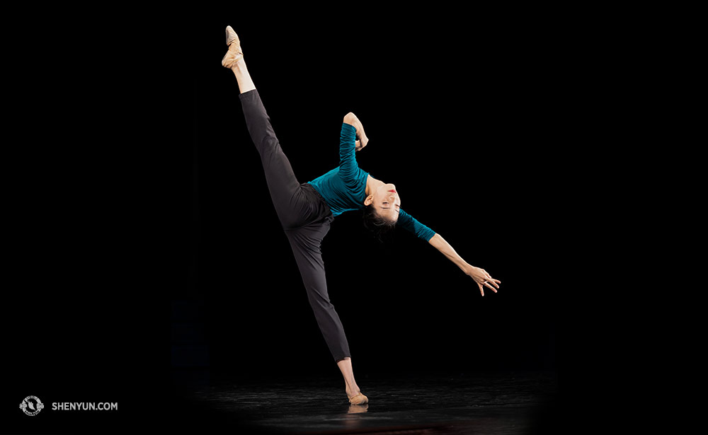 The Best Poses for Dance Volume Photography | PhotoDay®